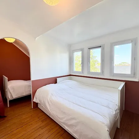 Holiday home Spacieuse Maison Renovee Avec Gout - A Pied *