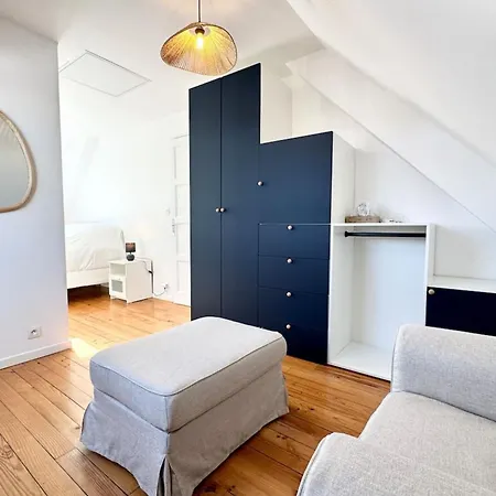 Holiday home Spacieuse Maison Renovee Avec Gout - A Pied *