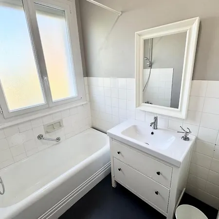 Holiday home Spacieuse Maison Renovee Avec Gout - A Pied
