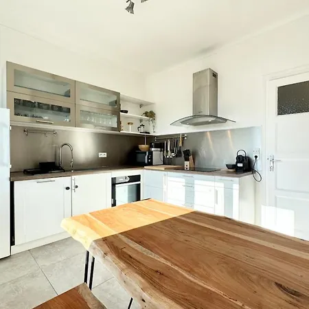 Spacieuse Maison Renovee Avec Gout - A Pied *