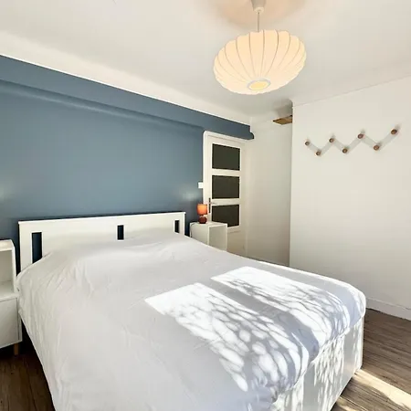 Spacieuse Maison Renovee Avec Gout - A Pied